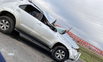 Imagen de la nota: Una camioneta perdió el control y volcó en la Ruta 51