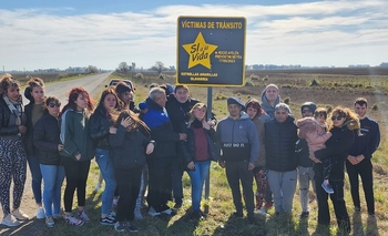 Colocaron una nueva Estrella Amarilla: homenajearon a Rocío Prevostini Meyra Imagen de la nota: Colocaron una nueva Estrella Amarilla: homenajearon a Rocío Prevostini Meyra