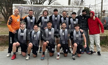 Handball: Estudiantes jugó por partida doble Imagen de la nota: Handball: Estudiantes jugó por partida doble