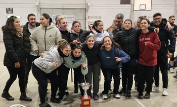 Handball: Racing, en Damas, se consagró campeón Imagen de la nota: Handball: Racing, en Damas, se consagró campeón