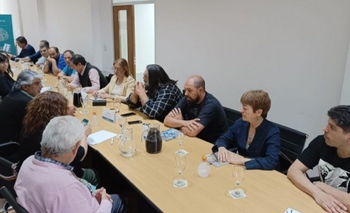 Imagen de la nota: Los docentes aceptaron formalmente el aumento propuesto por Kicillof