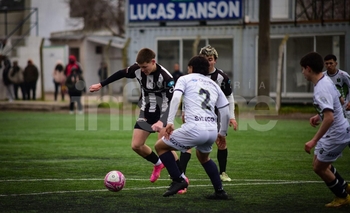 Fútbol Infantil: llegó a su fin la Copa Embajadores Imagen de la nota: Fútbol Infantil: llegó a su fin la Copa Embajadores