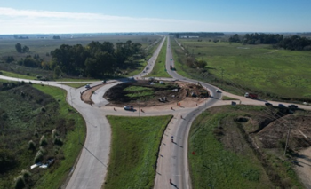 Imagen de la nota: La Provincia avanza con obras sobre 140 kilómetros de la Ruta 6
