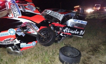 Imagen de la nota: Chocaron el tráiler del piloto Nicolás Villamayor y su auto terminó en la banquina