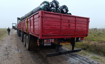 Imagen de la nota: Infraccionaron a camioneros por usar caminos rurales luego de la lluvia