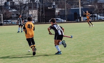 Imagen de la nota: Hockey: Estudiantes fue local en el Torneo de Caballeros de la FTH