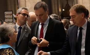 Imagen de la nota: Prohibieron la salida del país a Manuel Adorni por peligro de fuga inminente