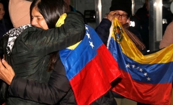 Imagen de la nota: Tras la misión en Venezuela, recibieron en Bomberos a María Bevacqua