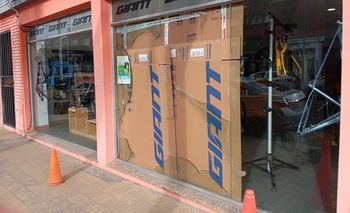 Imagen de la nota: Robaron tres bicicletas de un local en pleno centro