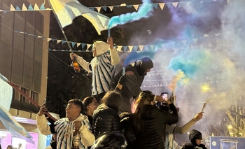 Imagen de la nota: Miles de olavarrienses salieron a festejar el triunfo de la Selección