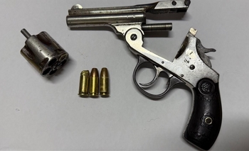 Imagen de la nota: Llevaban un arma y cocaína en un remís: terminaron aprehendidos