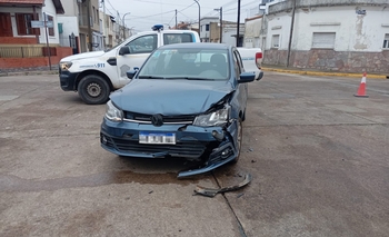 Imagen de la nota: Dos autos con daños materiales tras una colisión en Pueblo Nuevo