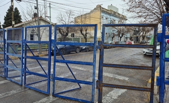 Imagen de la nota: Ante una nueva marcha, volvieron a vallar la Comisaría Primera