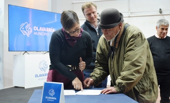 Imagen de la nota: Se realizó el acto de firma de 52 escrituras sociales 