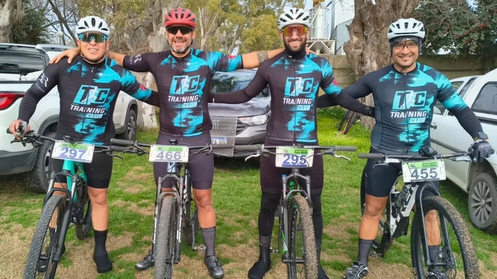 Podios en la inauguración del Rural Bike de Laprida