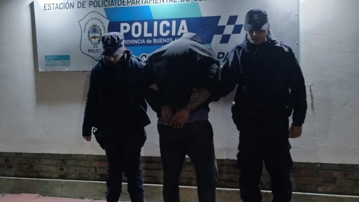 Amenazó a dos personas con una escopeta y fue aprehendido