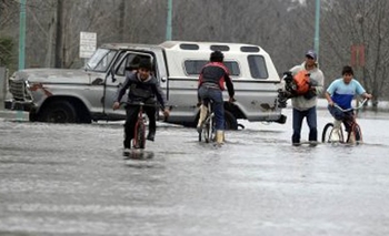 Imagen de la nota: Hay cientos de evacuados en la Provincia y prevén lluvias para todo el fin de semana