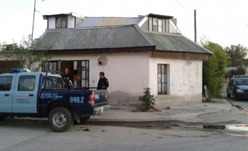 Detienen a un hombre que estaba prófugo por vender droga en Loma Negra Imagen de la nota: Detienen a un hombre que estaba prófugo por vender droga en Loma Negra