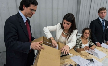 Imagen de la nota: Tucumán: encontraron una urna con más votos que electores y otra vacía