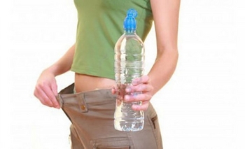 Imagen de la nota: Beber agua: ¿adelgaza?