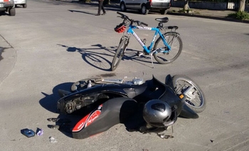 Imagen de la nota: Una mujer trasladada al Hospital luego de chocar