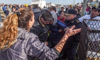 Imagen de la nota: Pedradas y agresiones a Macri y Vidal