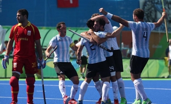 Imagen de la nota: Los Leones vencieron a España y pasaron a las semis