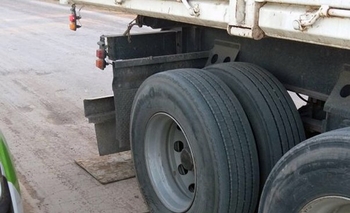 Se detectó un camión con casi el doble de carga Imagen de la nota: Se detectó un camión con casi el doble de carga