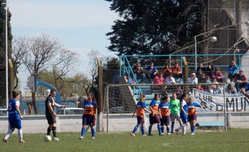 Imagen de la nota: Entrega de subsidios a clubes de fútbol