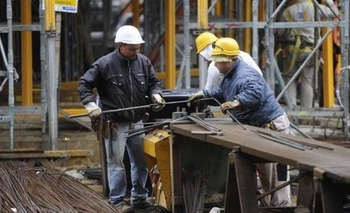 Imagen de la nota: Actividad industrial cayó 7,9% en julio