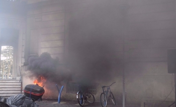 Imagen de la nota: Nueva quema de gomas a quince días de la carpa