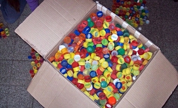 Imagen de la nota: “Soldados Continentales” juntan tapitas de plástico