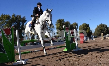 Imagen de la nota: Jinetes y amazonas brillaron en Estudiantes