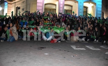Histórica sesión: el Senado define si se legaliza el aborto Imagen de la nota: Histórica sesión: el Senado define si se legaliza el aborto