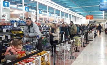 Largas colas en un nuevo “súper miércoles”  Imagen de la nota: Largas colas en un nuevo “súper miércoles”