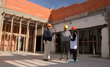 Imagen de la nota: Galli recorrió la obra para el SUM de la Escuela Nº 49