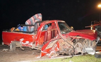 Imagen de la nota: Violento accidente entre auto y camioneta en Ruta 5
