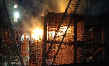 Imagen de la nota: Voraz incendio en la planta L’Amalí II