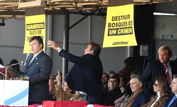 Imagen de la nota: Greenpeace desplegó carteles en La Rural