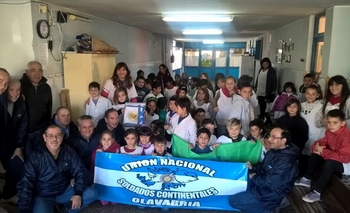 Soldados Continentales y una nueva entrega de banderas Imagen de la nota: Soldados Continentales y una nueva entrega de banderas