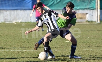 Imagen de la nota: Embajadores se despidió del Regional Juvenil con dos derrotas