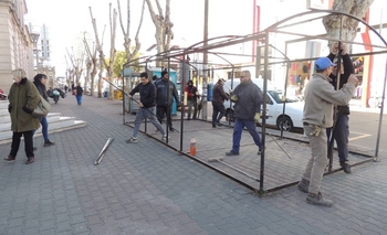 Imagen de la nota: Tras el cierre de paritarias, sacaron la carpa municipal