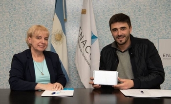 El municipio selló el acuerdo para que jubilados accedan a tablets Imagen de la nota: El municipio selló el acuerdo para que jubilados accedan a tablets