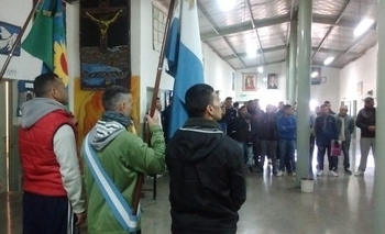Internos de la Unidad 38 homenajearon a San Martín Imagen de la nota: Internos de la Unidad 38 homenajearon a San Martín