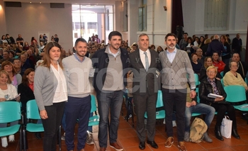 Nuevo acto de entrega y firma de escrituras Imagen de la nota: Nuevo acto de entrega y firma de escrituras