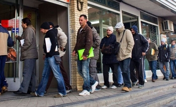 Imagen de la nota: El índice de desempleo bajó al 10,2%