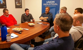 Imagen de la nota:  Aguilera se reunió con la Unión Industrial de Olavarría 
