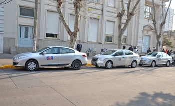 Taxistas estrenaron una nueva parada en el centro Imagen de la nota: Taxistas estrenaron una nueva parada en el centro