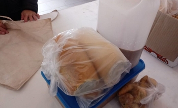 Imagen de la nota: Internos de la Unidad Nº17 fabrican pan para donaciones
