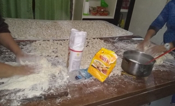 Imagen de la nota: Hacen viandas solidarias y piden donaciones 